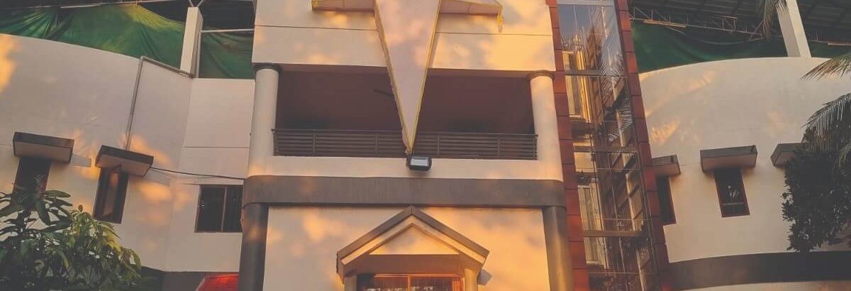 Lead-College-of-Management-img