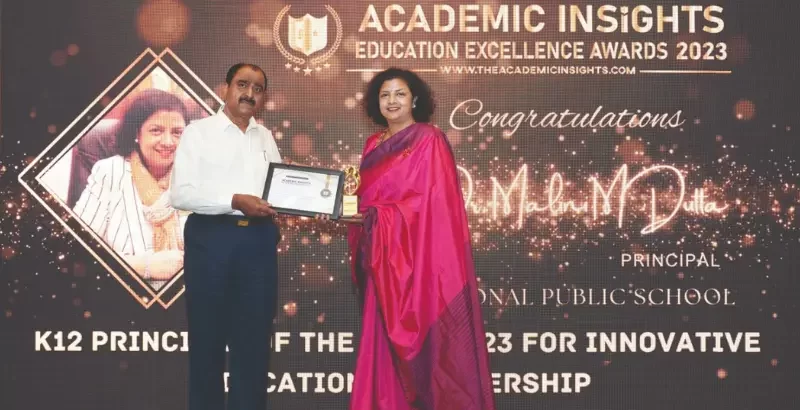 Dr. Malini Dutta receiving award image