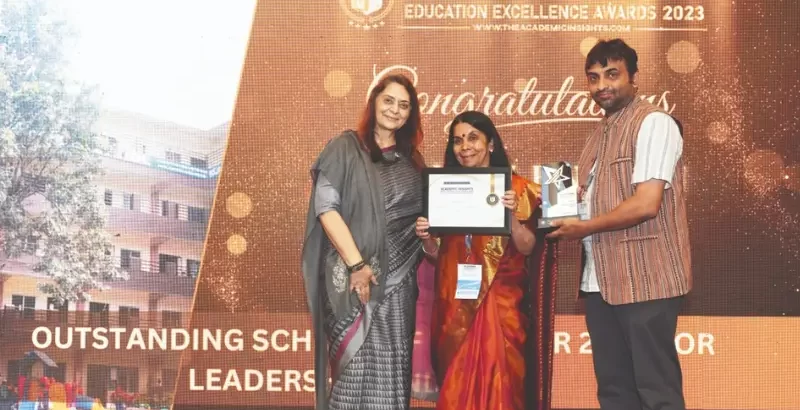 Dr. Rajeev Kishen receiving award images