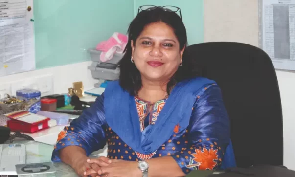 hima doshi receiving award image