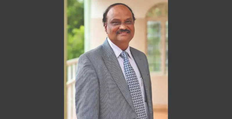 image of kulkarni receiving the award