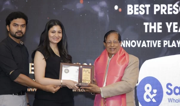 image of Safari Kid receiving award