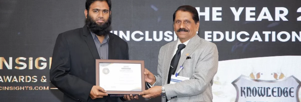 Mohammed Azhar, the Principal of Knowledge Academy School receiving the award at the Academic Insights Education Excellence Awards and Summit 2024