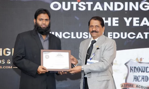 Mohammed Azhar, the Principal of Knowledge Academy School receiving the award at the Academic Insights Education Excellence Awards and Summit 2024