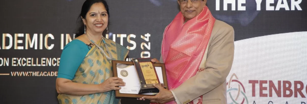 Ms. Renita M, the Principal of Tenbroeck Academy receiving award at the Academic Insights Education Excellence Awards & Summit 2024